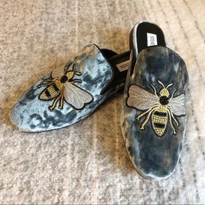 Steve Madden Hugh Blue Velvet Bee Mules